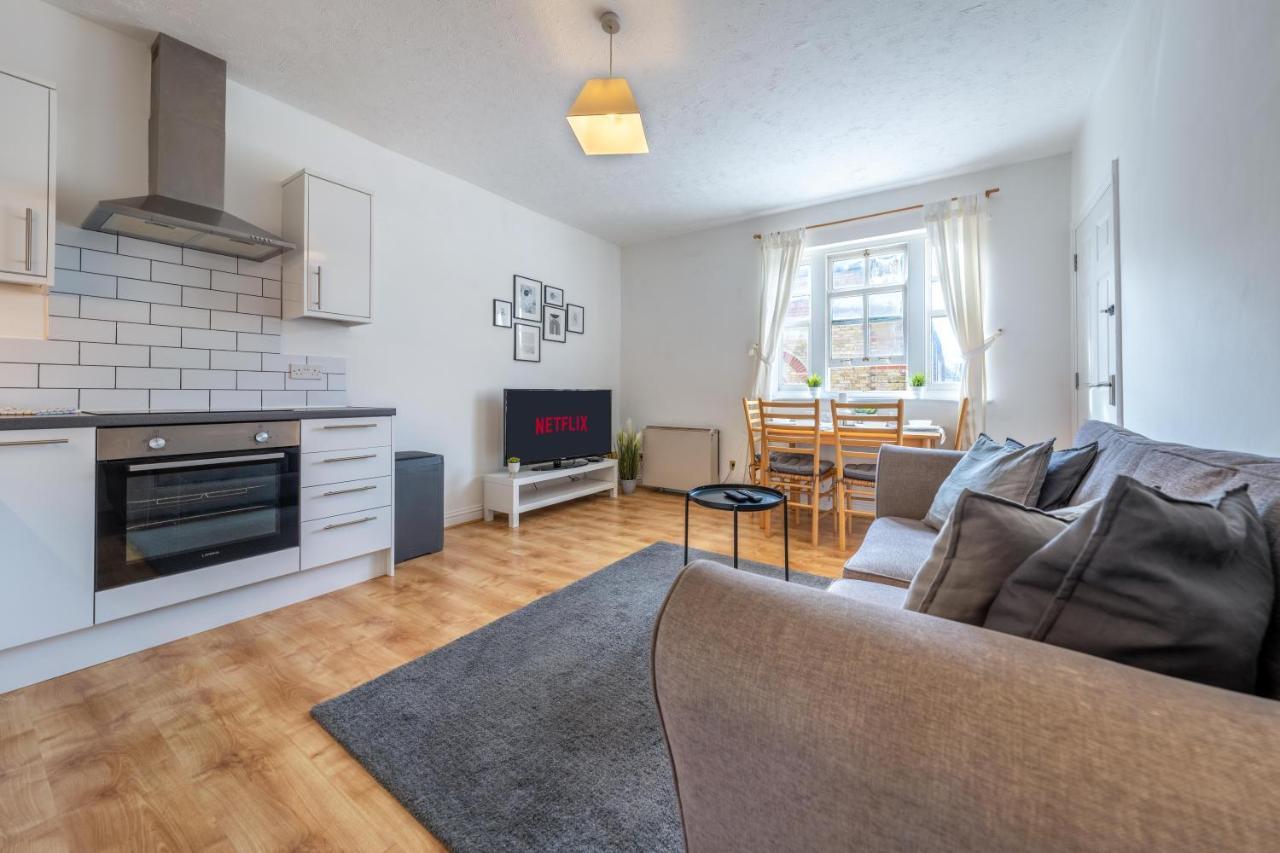 Stansted Airport & Bishops Stortford Town Centre Professional Apartment Bishop's Stortford Luaran gambar
