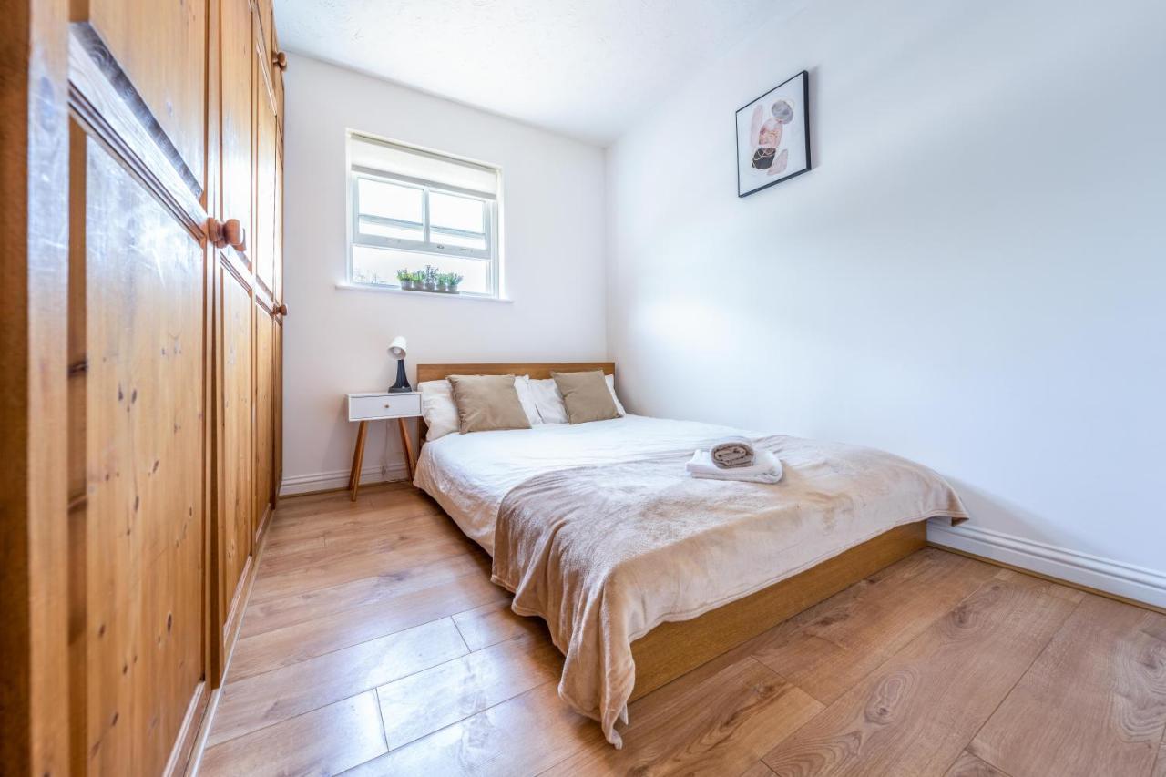 Stansted Airport & Bishops Stortford Town Centre Professional Apartment Bishop's Stortford Luaran gambar